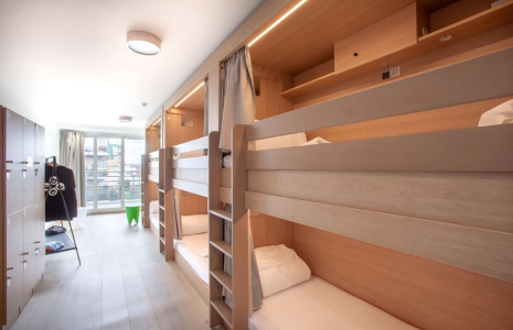 Les hostels se multiplient partout en France et proposent des hébergements bon marché. ( crédit photo : The People Paris Bercy )