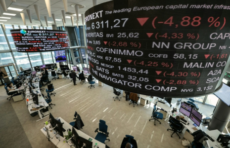 Entre débat budgétaire et note de la dette, la Bourse de Paris à l'équilibre
