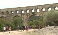 Feux de forêt: des capteurs reliés par satellite testés au pont du Gard