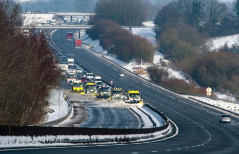 vinci engins de salage et de deneigement (Crédit: Francis Vigouroux / vinci groupe)