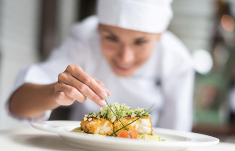 De nombreuses astuces de chef permettent de donner une saveur particulière à vos plats. ( crédit photo : Getty Images )