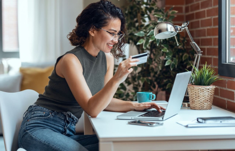 (Profitez sans hésiter d'une carte bancaire business premium pour vos besoins de pro ! - Visuel Adobe Stock)