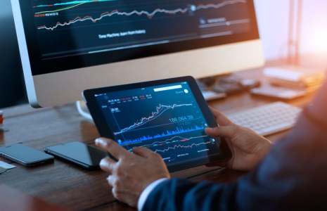 Bourse observation (Crédits: Adobe Stock - LUMINA IMAGES)